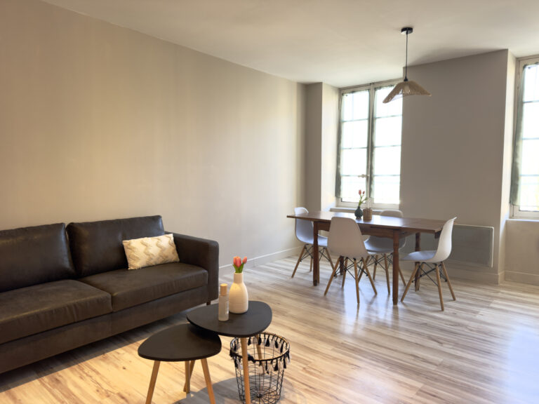 Appartement à louer à Carcassonne (11000) — APPARTEMENT T3 MEUBLE – CARCASSONNE HYPER CENTRE