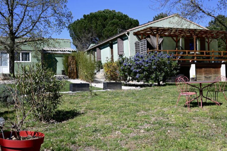 Maison à vendre à Montolieu (11170) — À VENDRE   Ensemble immobilier avec forte rentabilité à Montolieu (village du livre)