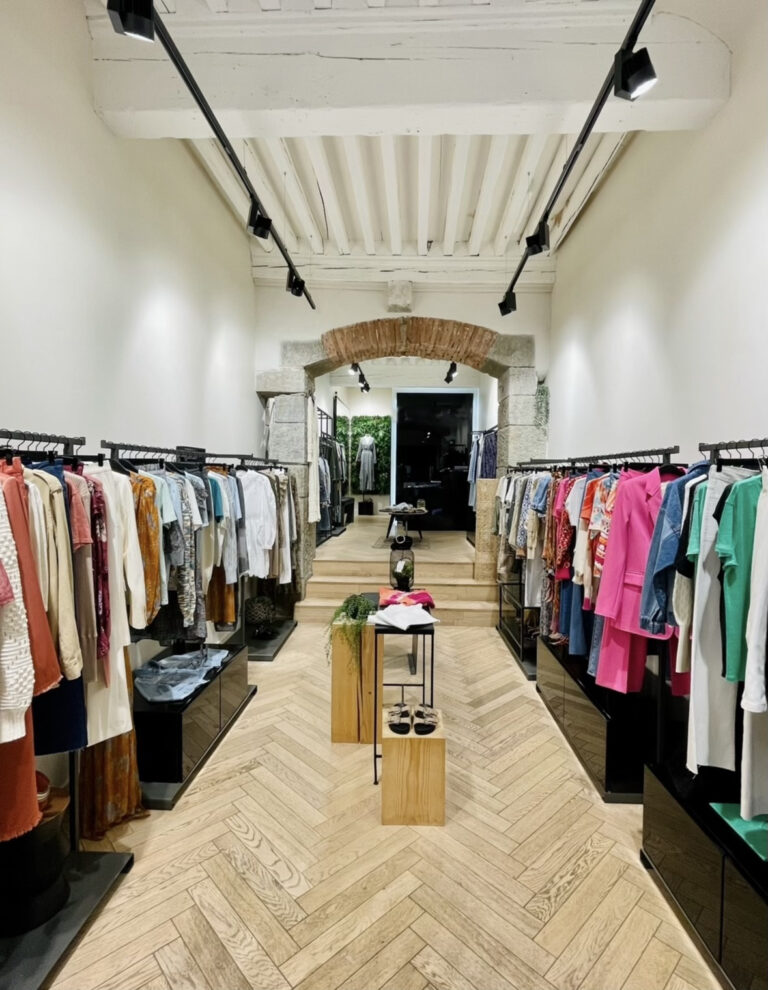 Cession De Droit Au Bail à vendre à Carcassonne (11000) — Local commercial rénové   Emplacement idéal en centre-ville