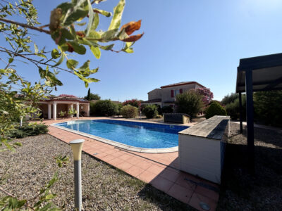 Maison à vendre à Carcassonne (11000) — Maison avec jardin et piscine pool house et garage